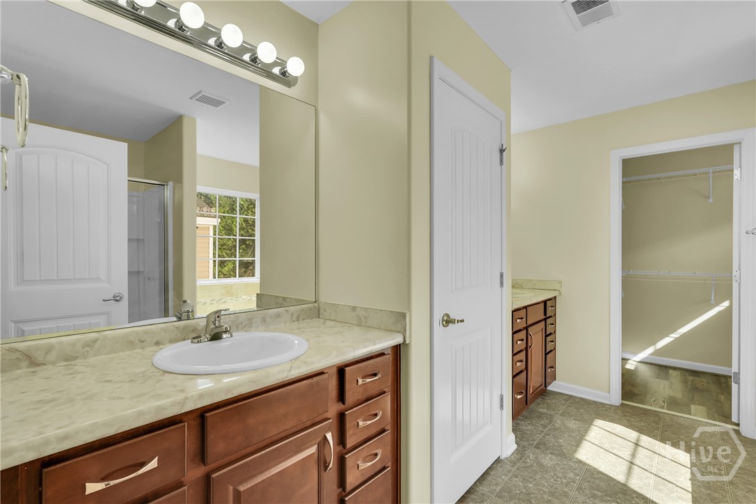 134 Lakepointe Drive