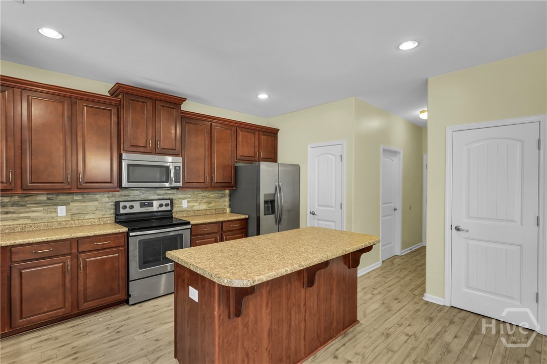 134 Lakepointe Drive