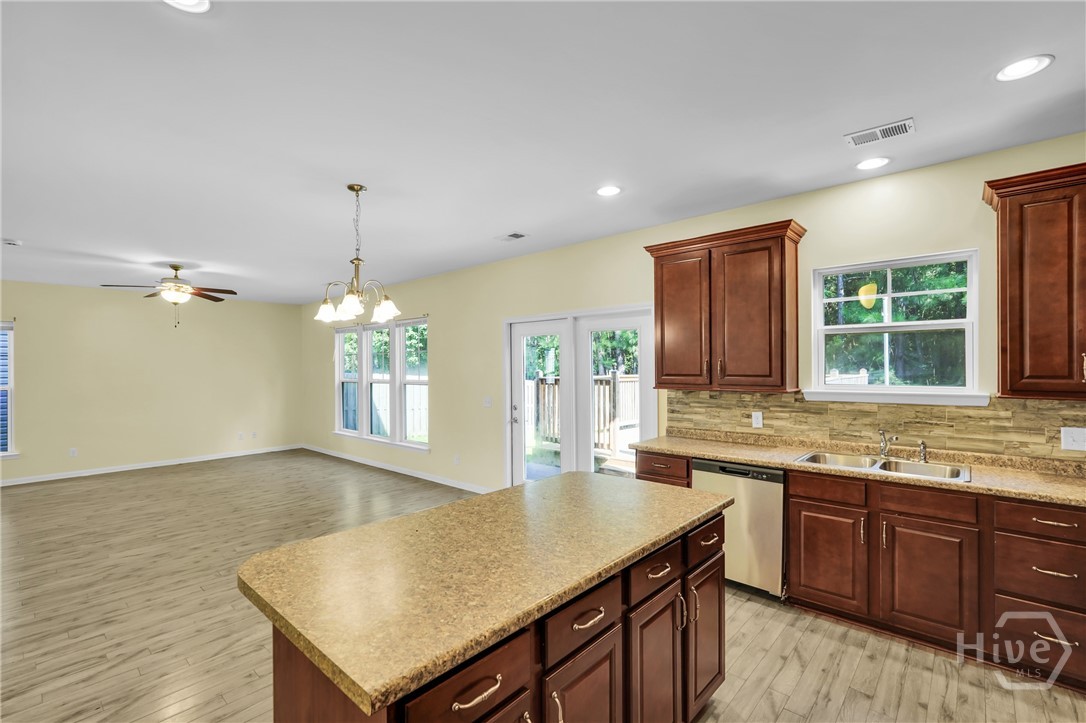 134 Lakepointe Drive