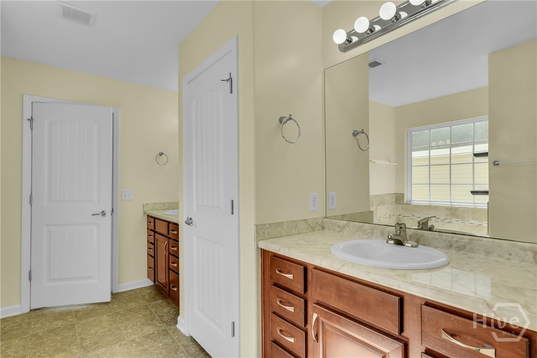 134 Lakepointe Drive