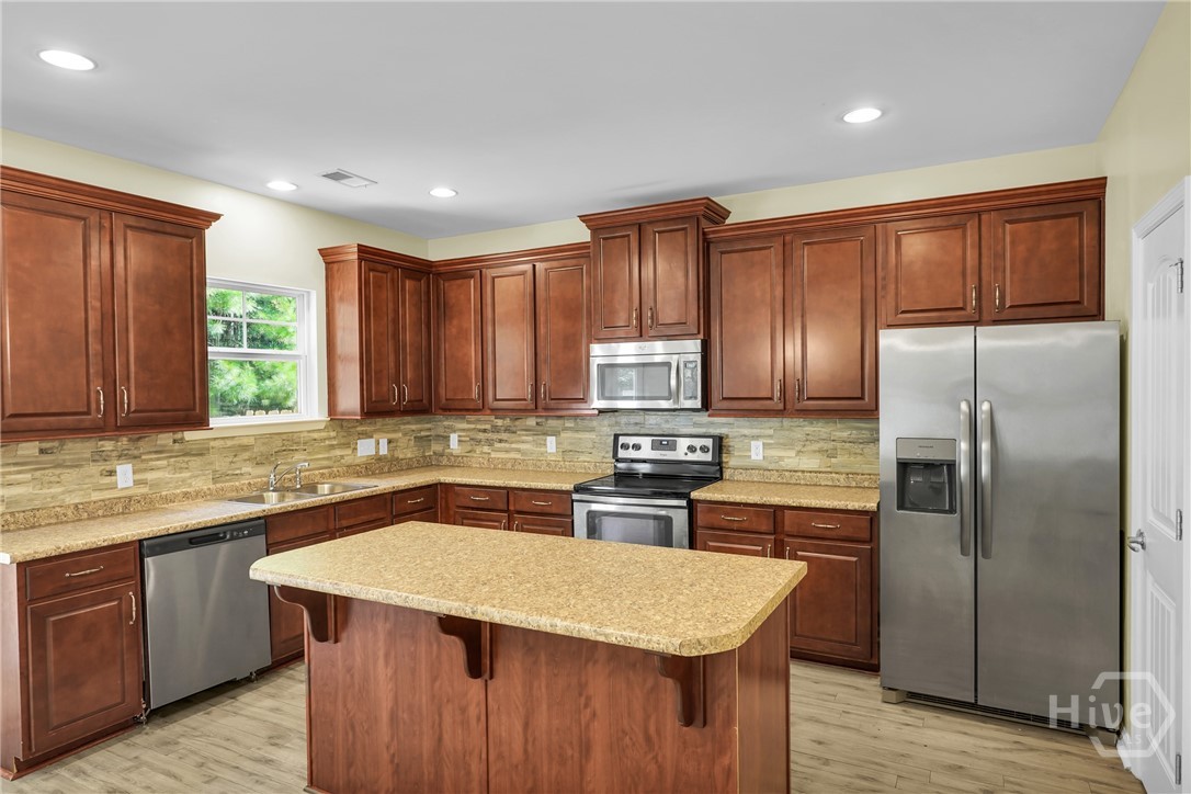 134 Lakepointe Drive