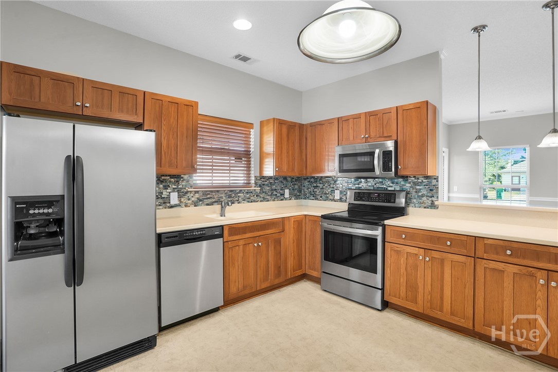 110 Coach House Square