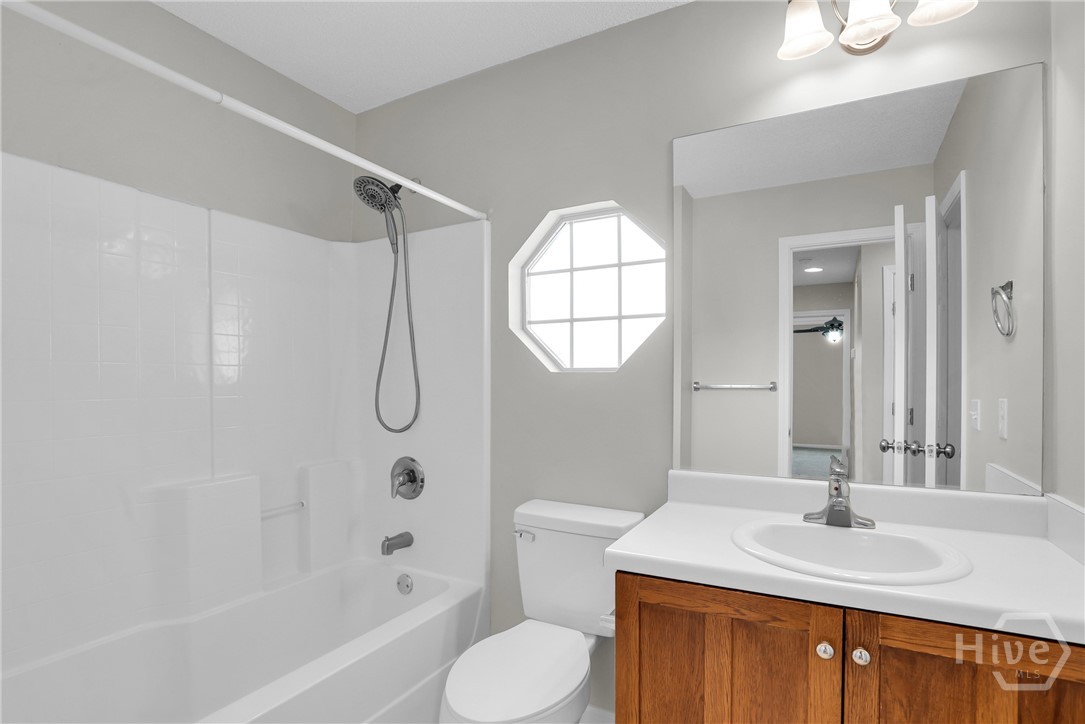 110 Coach House Square