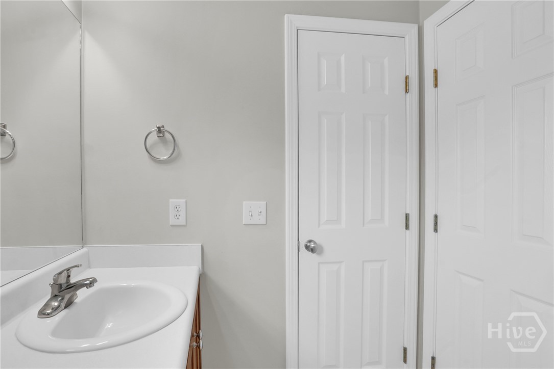 110 Coach House Square