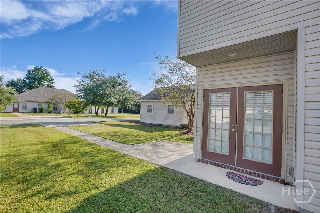 110 Coach House Square