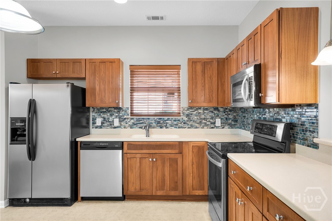 110 Coach House Square