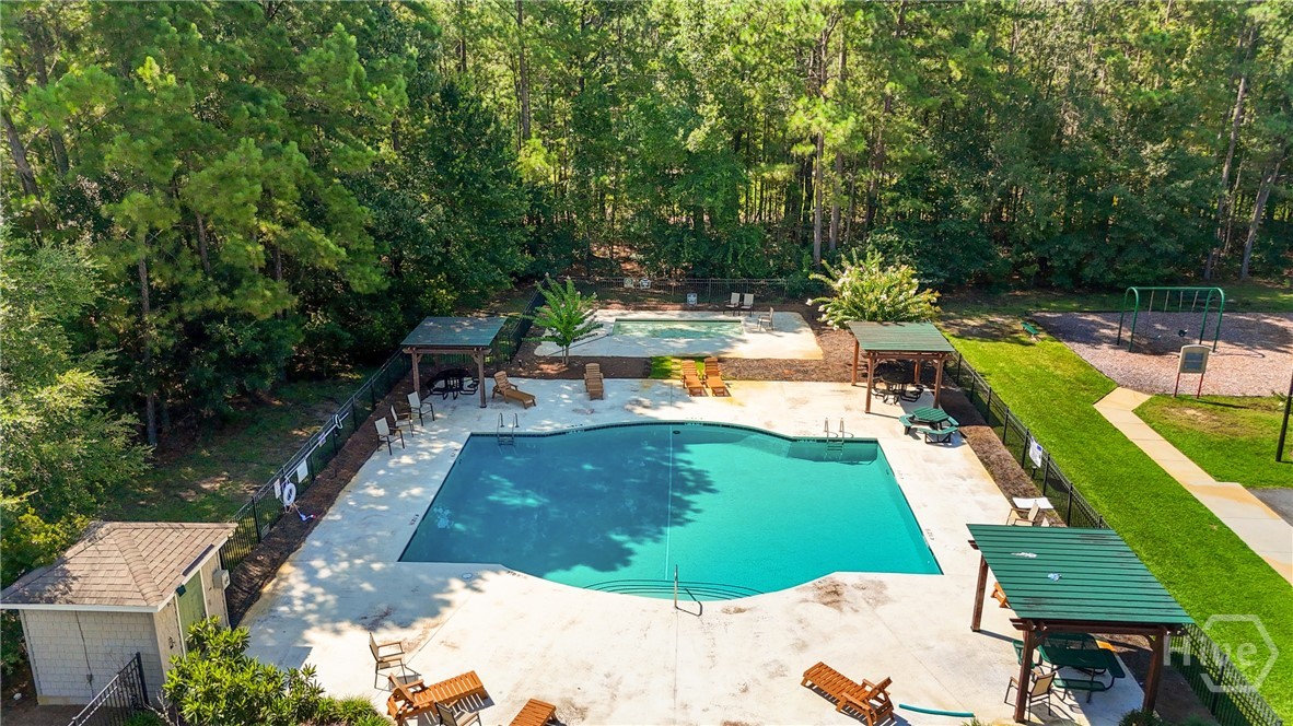 515 Potter Stone Square