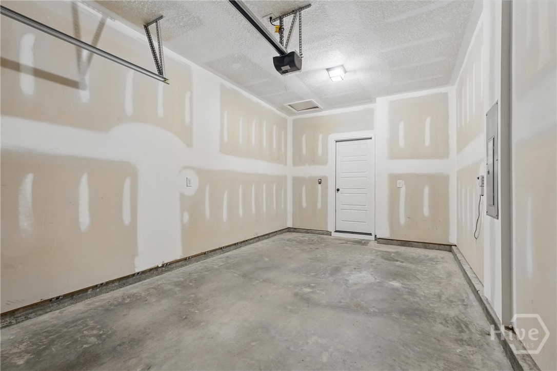 515 Potter Stone Square