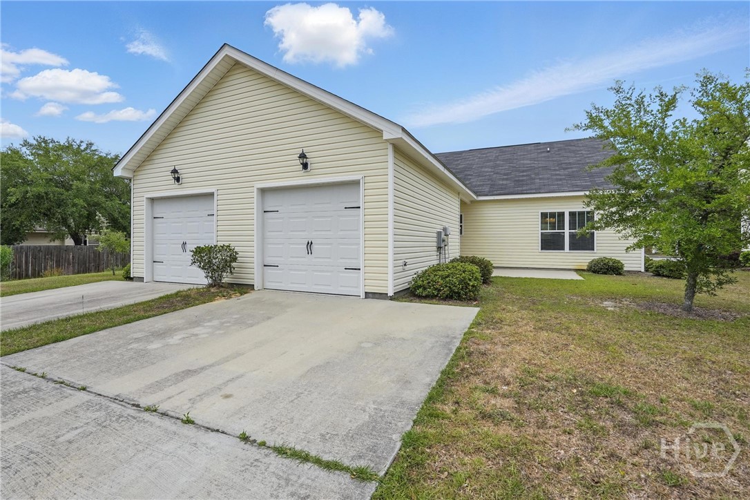 515 Potter Stone Square