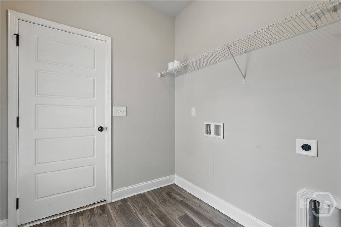 515 Potter Stone Square