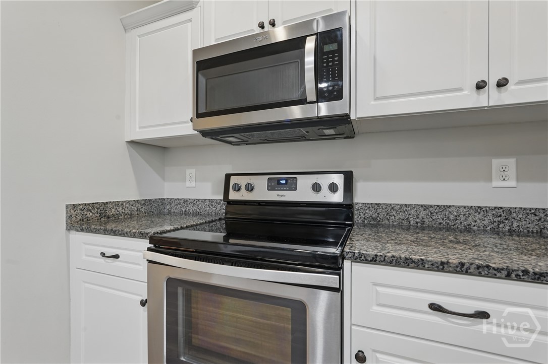 515 Potter Stone Square