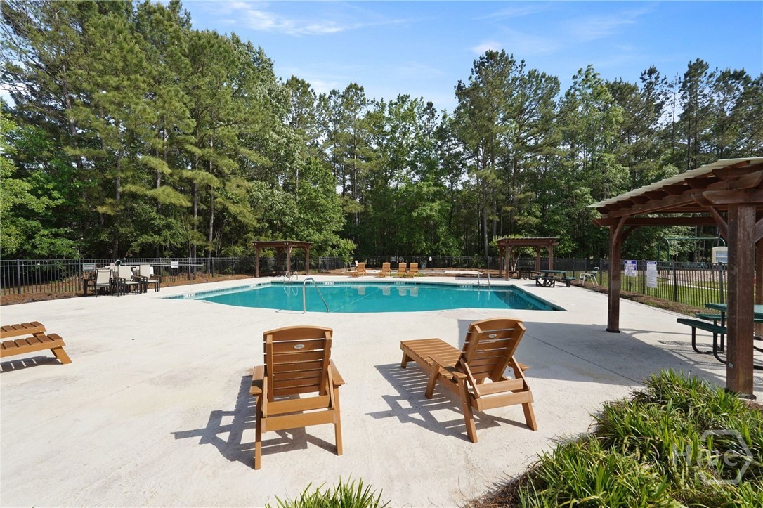 515 Potter Stone Square