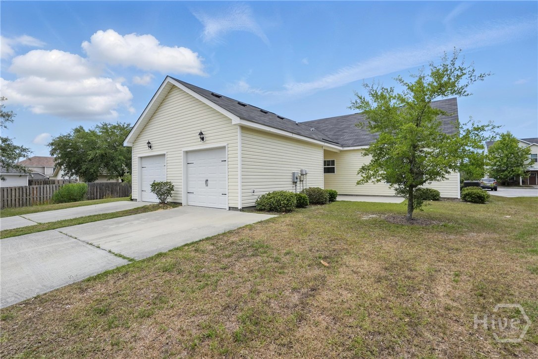 515 Potter Stone Square