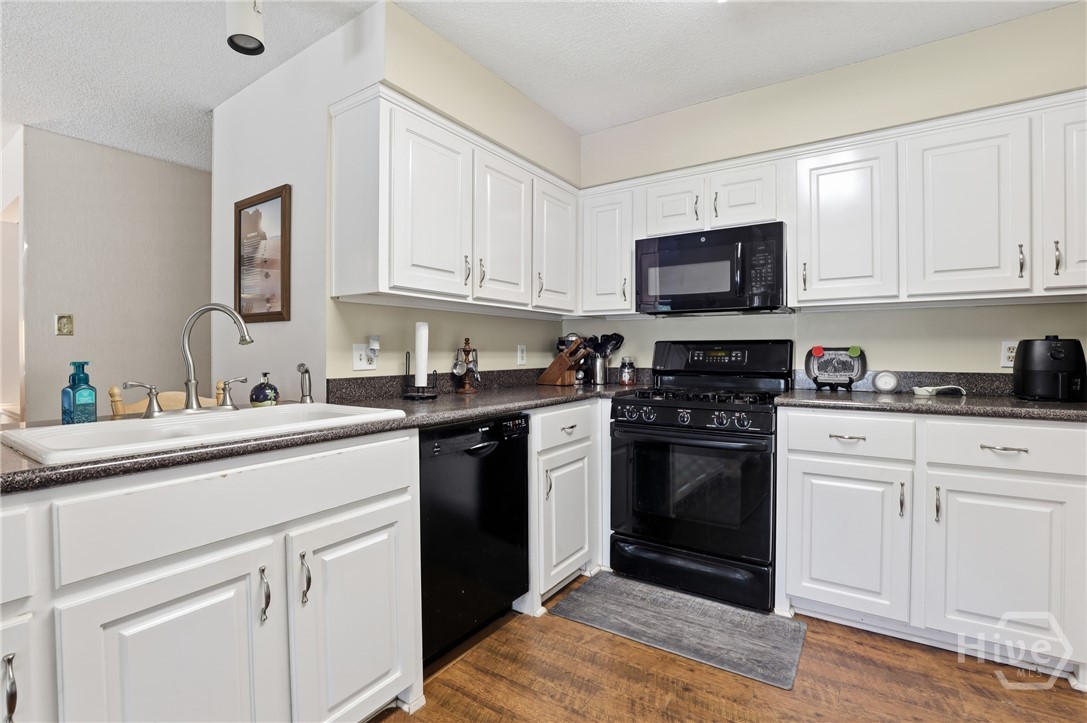 118 Companion Way