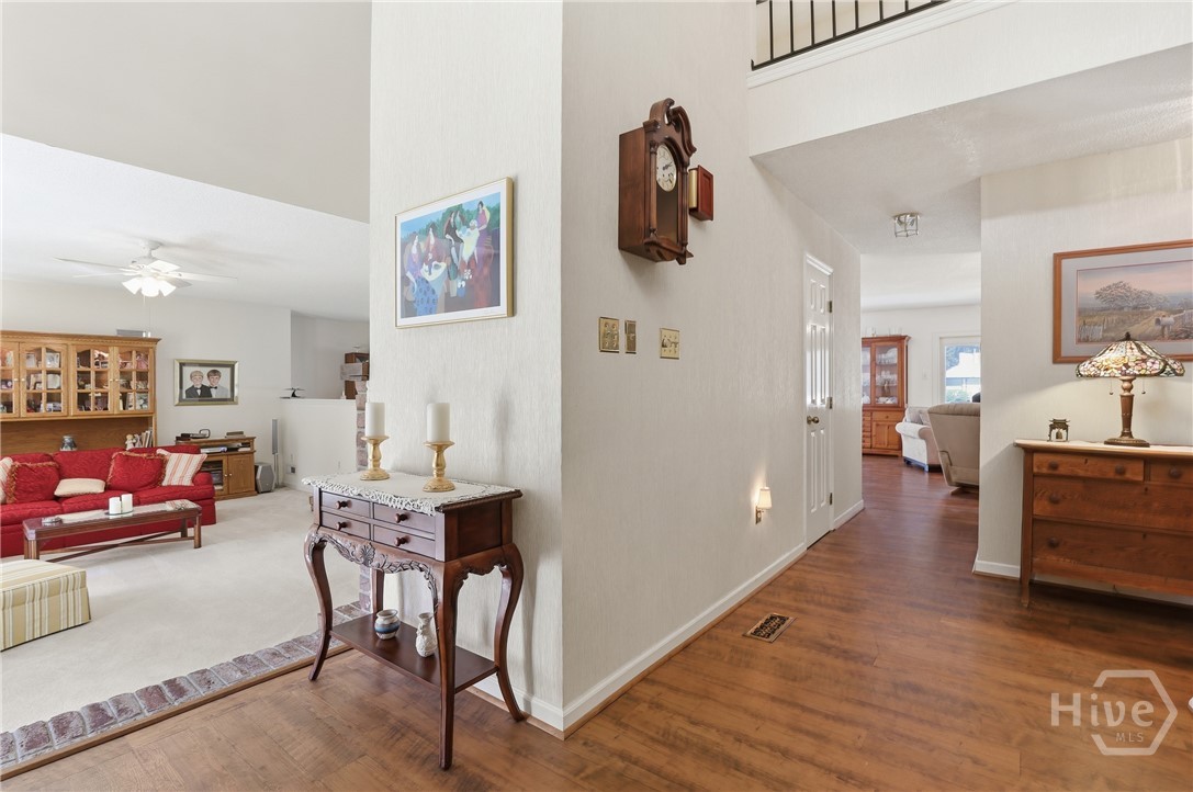 118 Companion Way
