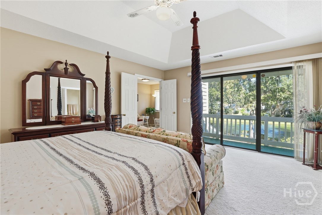 118 Companion Way