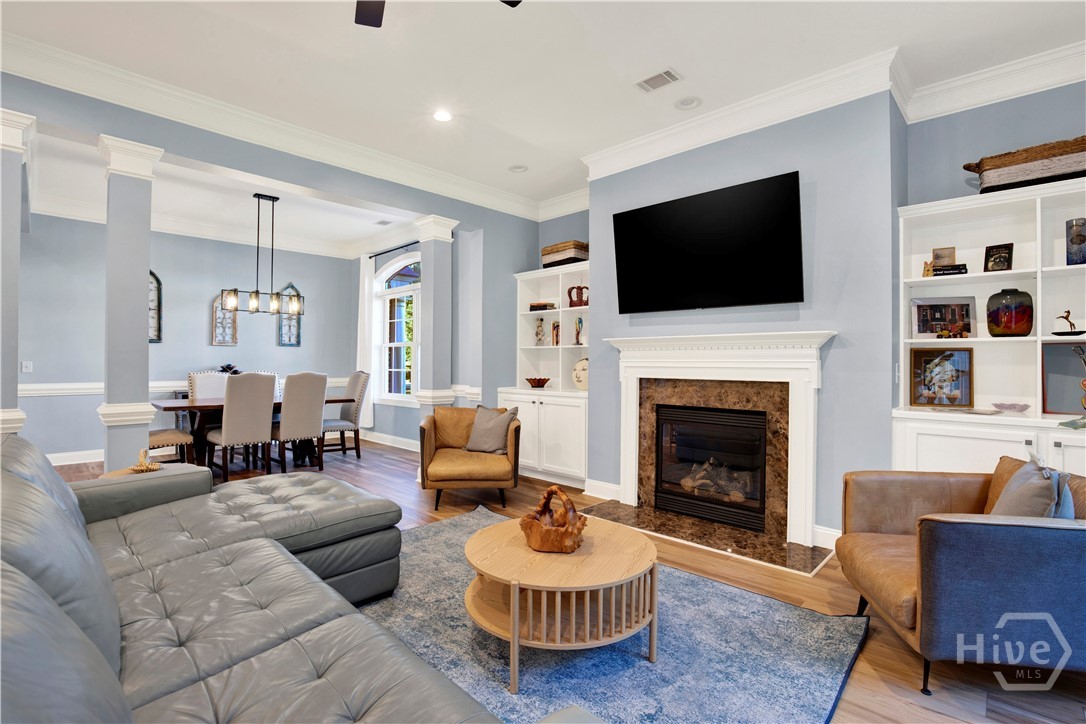 1501 Woodside Ridge