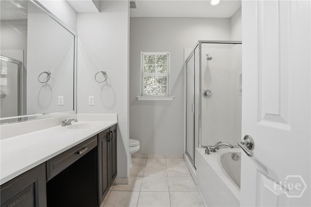 100 Coach House Square