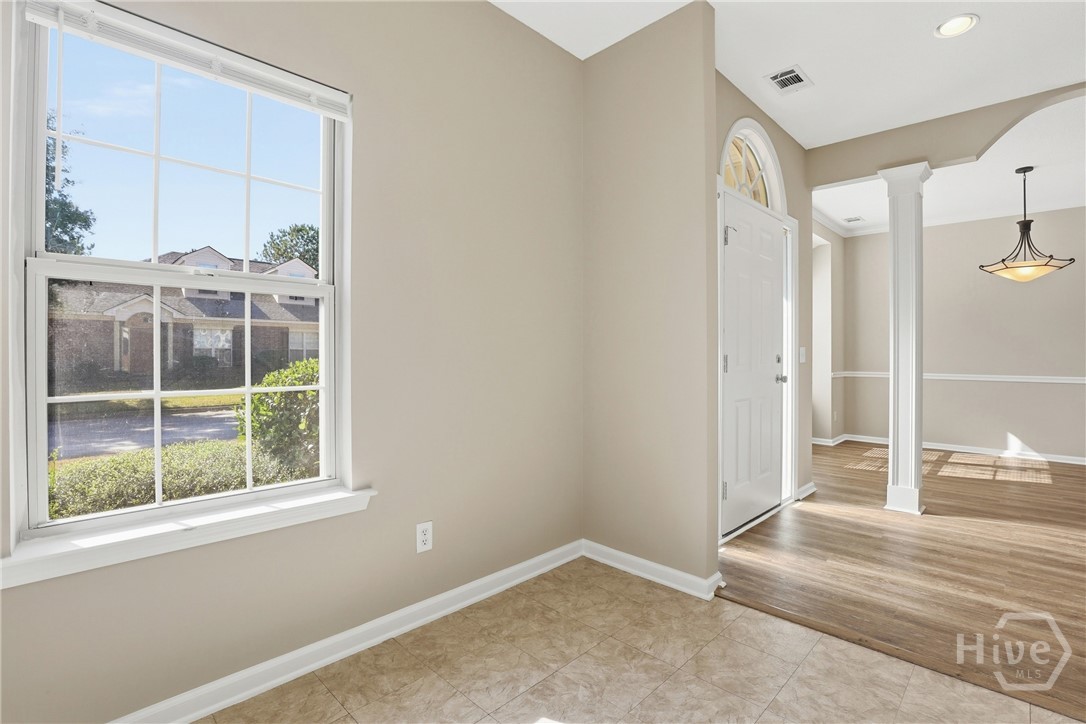 100 Coach House Square