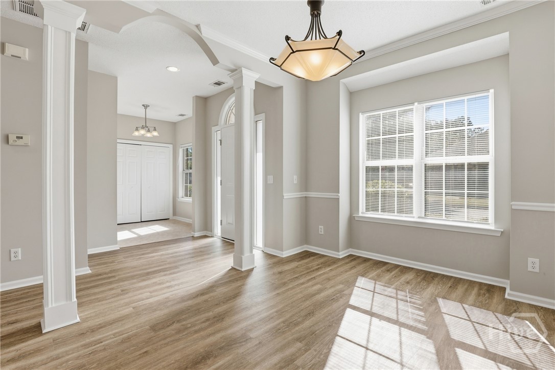 100 Coach House Square