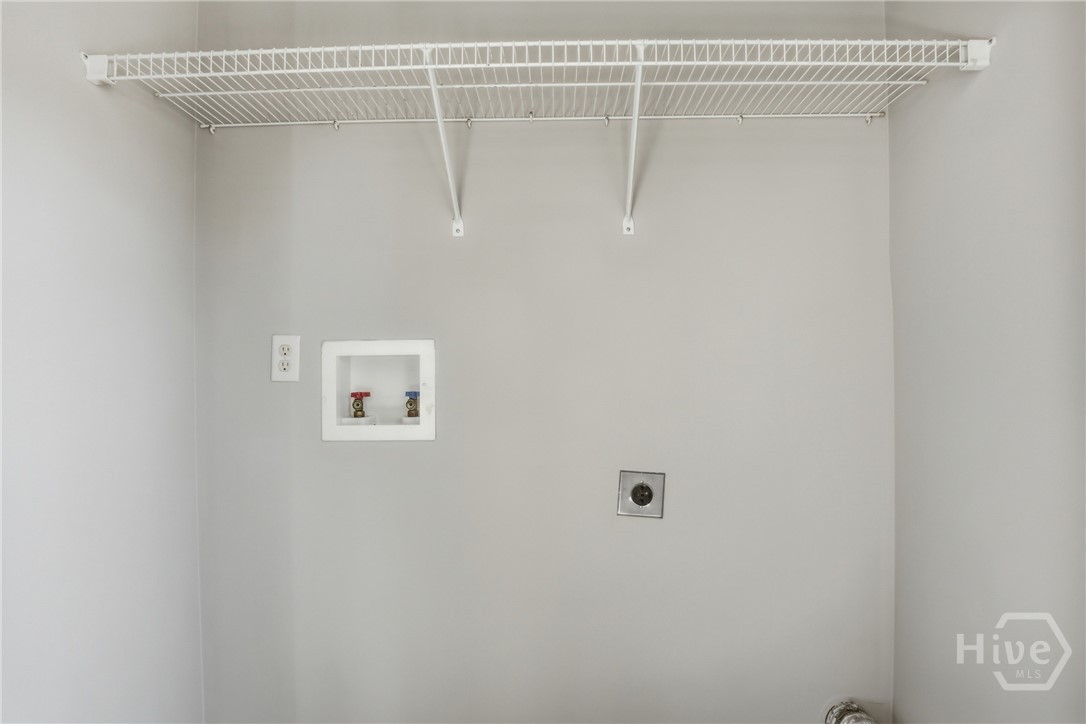 100 Coach House Square