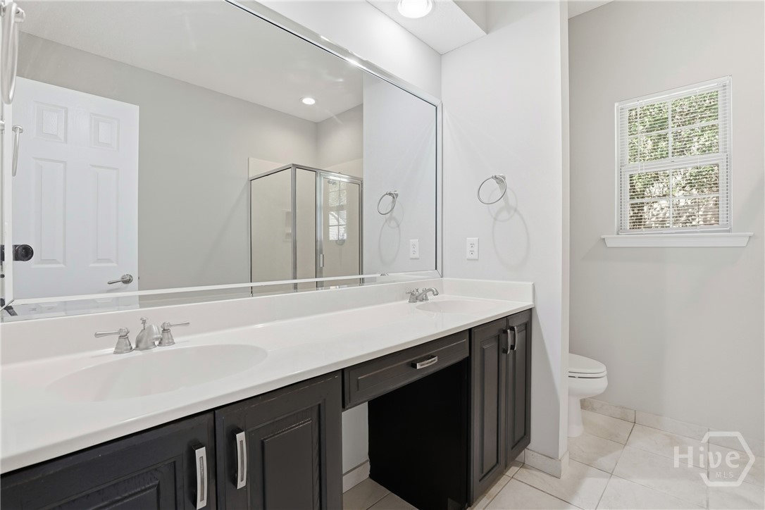 100 Coach House Square