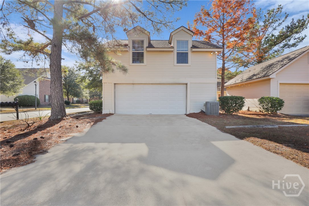 100 Coach House Square