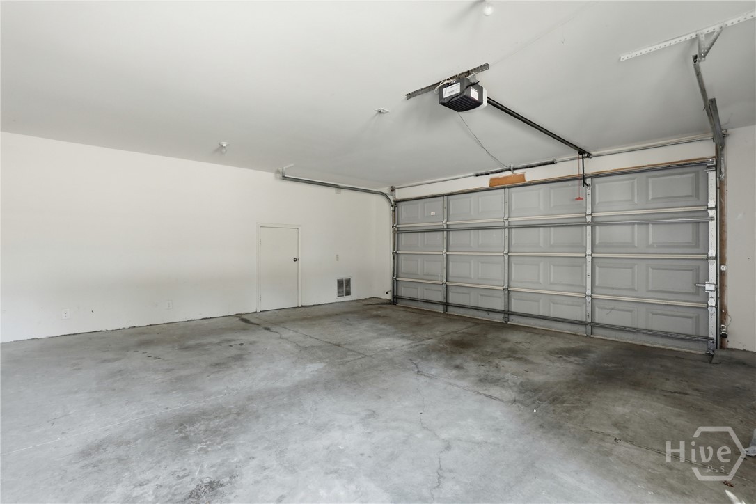 100 Coach House Square