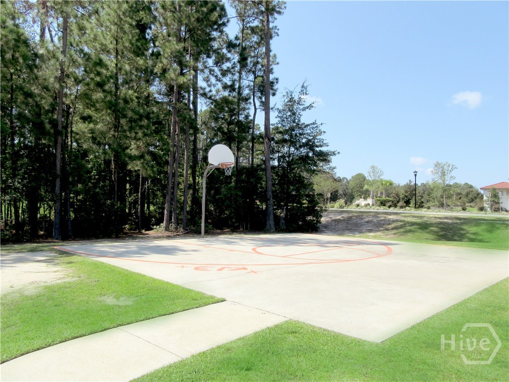 100 Coach House Square