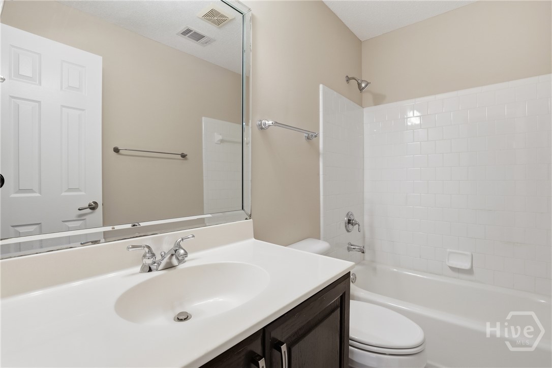 100 Coach House Square