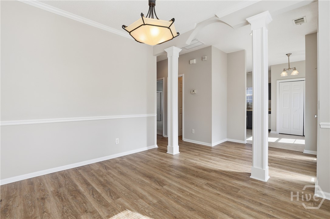 100 Coach House Square