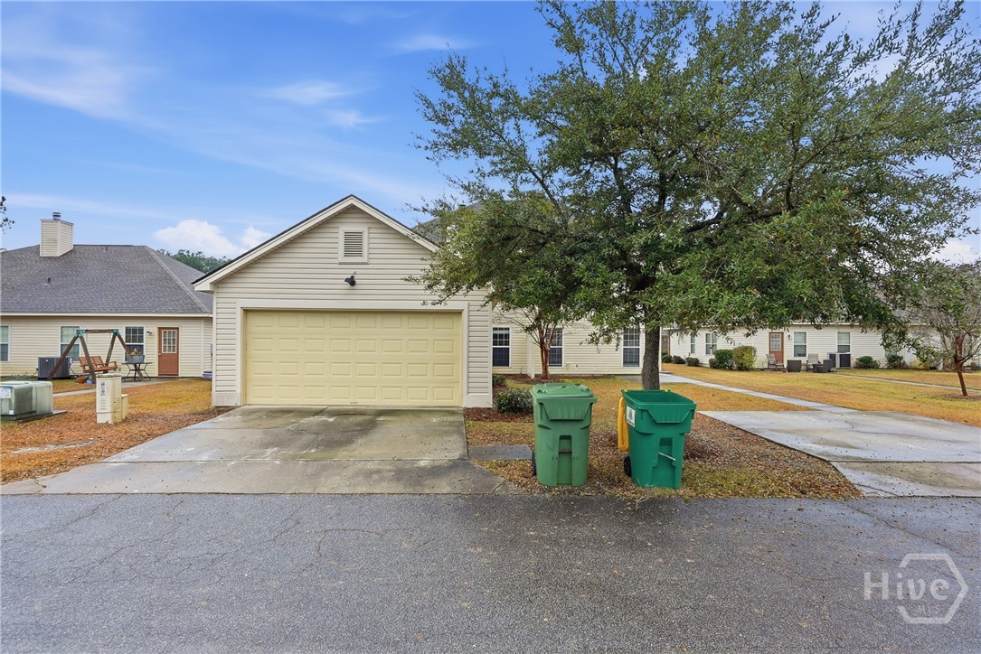 108 Coach House Square