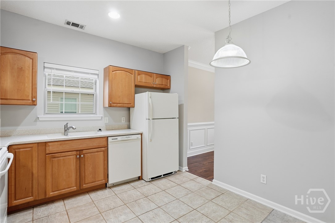 108 Coach House Square