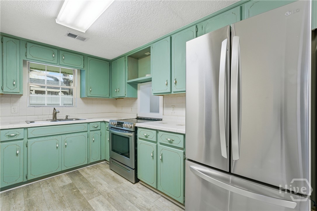 15 Tideland Drive