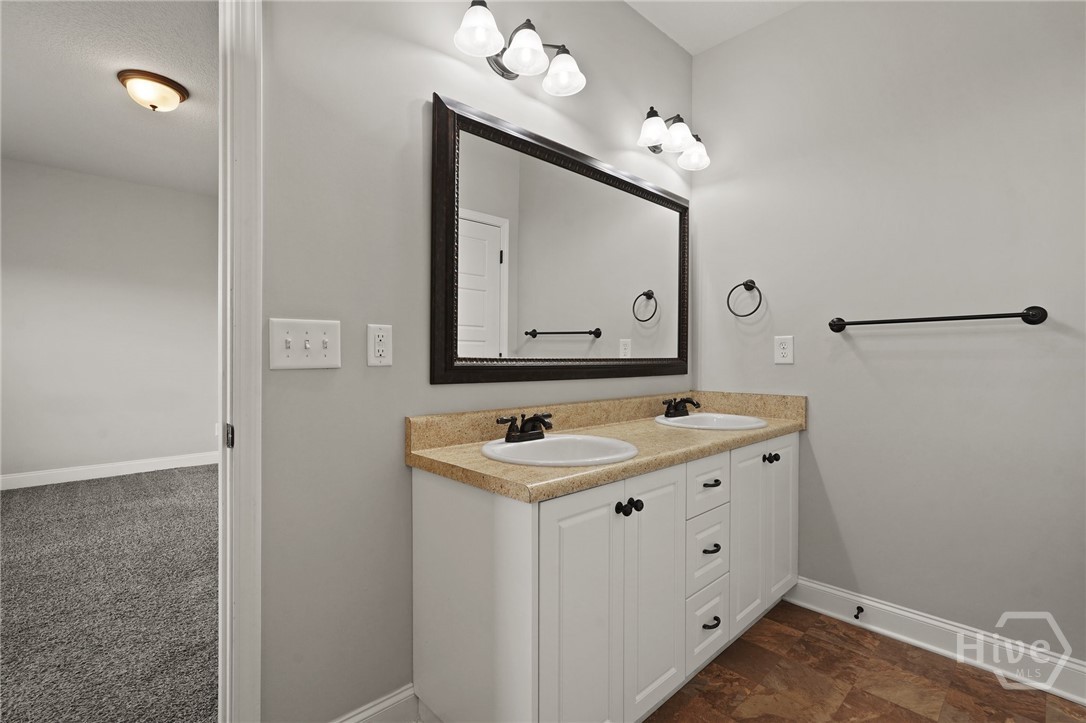 507 Potter Stone Square