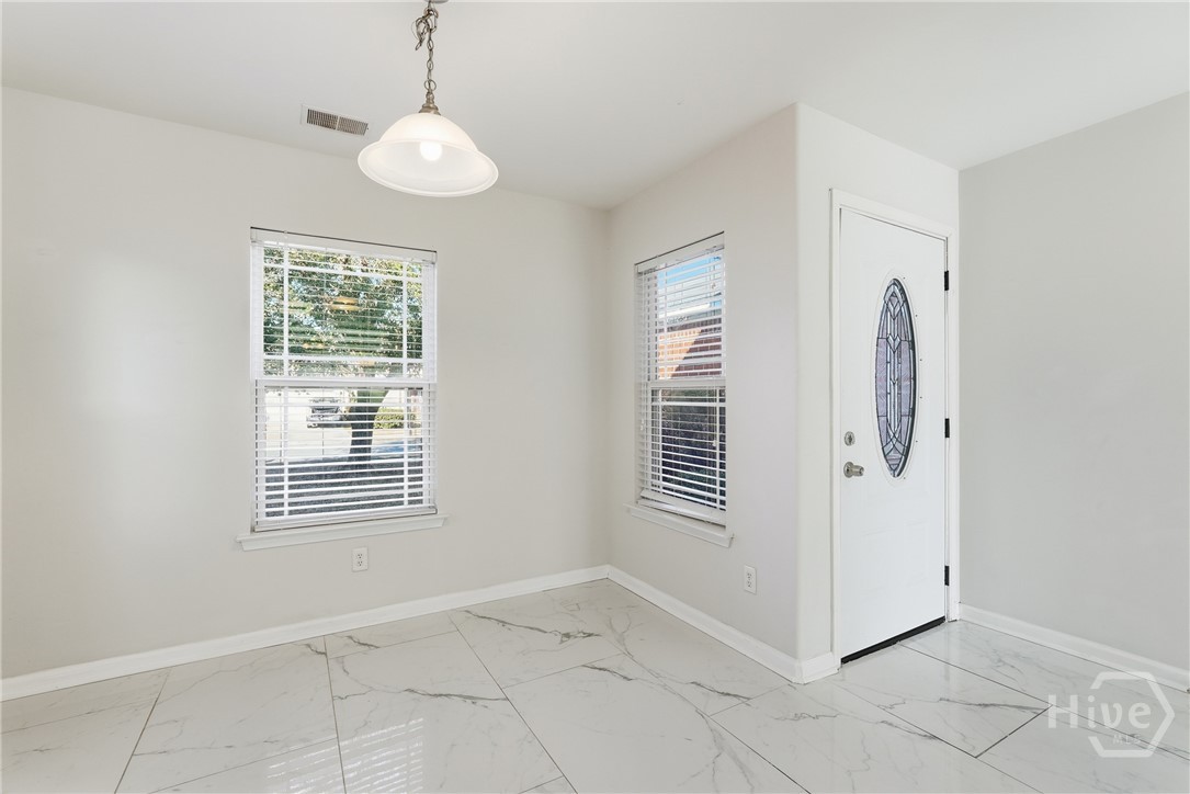 112 Lakepointe Drive