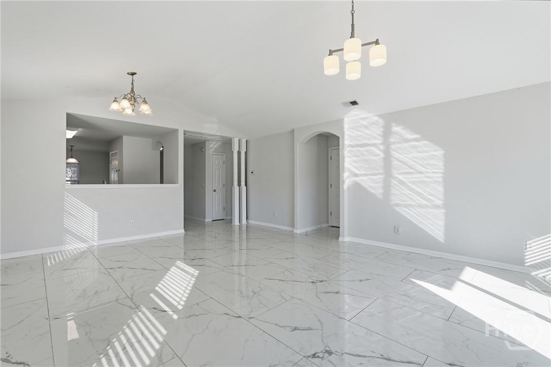 112 Lakepointe Drive