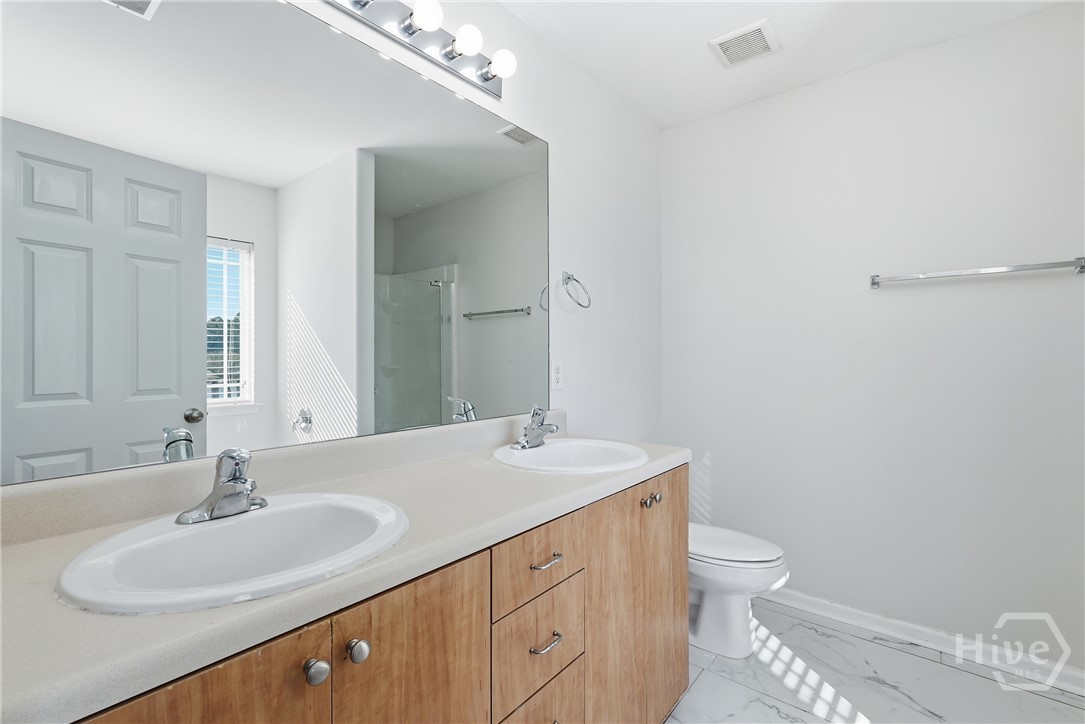 112 Lakepointe Drive