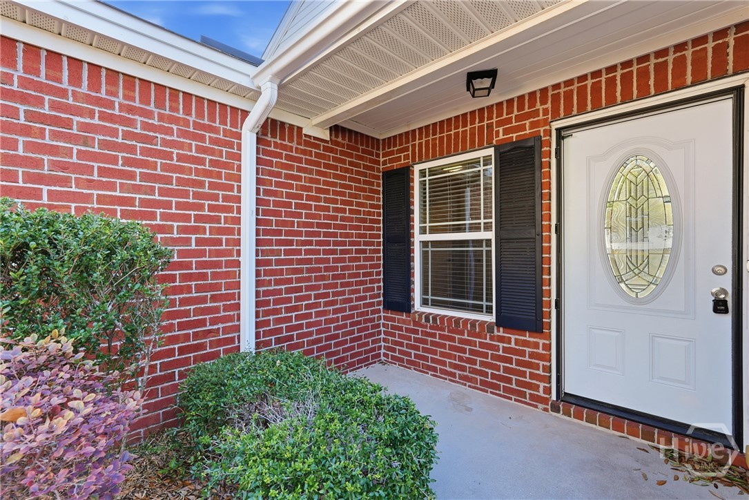 112 Lakepointe Drive