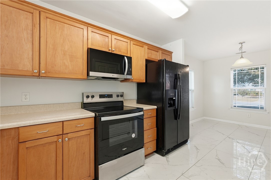 112 Lakepointe Drive