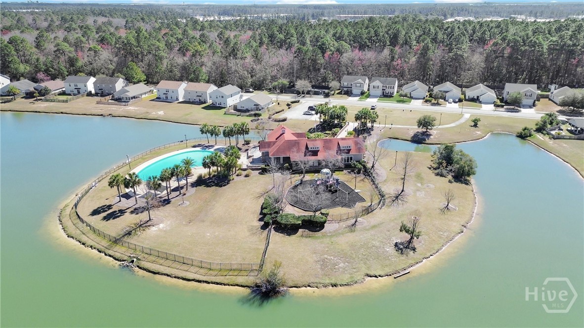 112 Lakepointe Drive