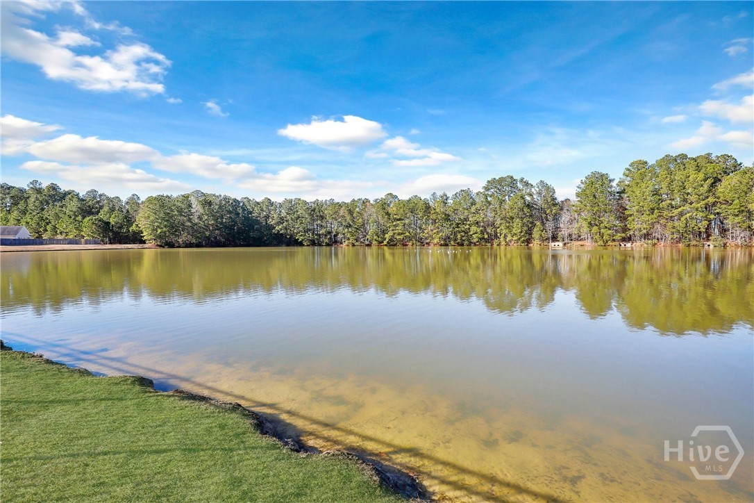 112 Lakepointe Drive