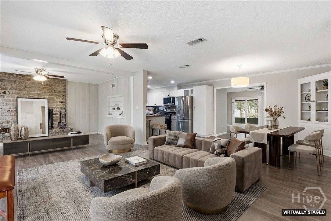 6 La Brea Boulevard