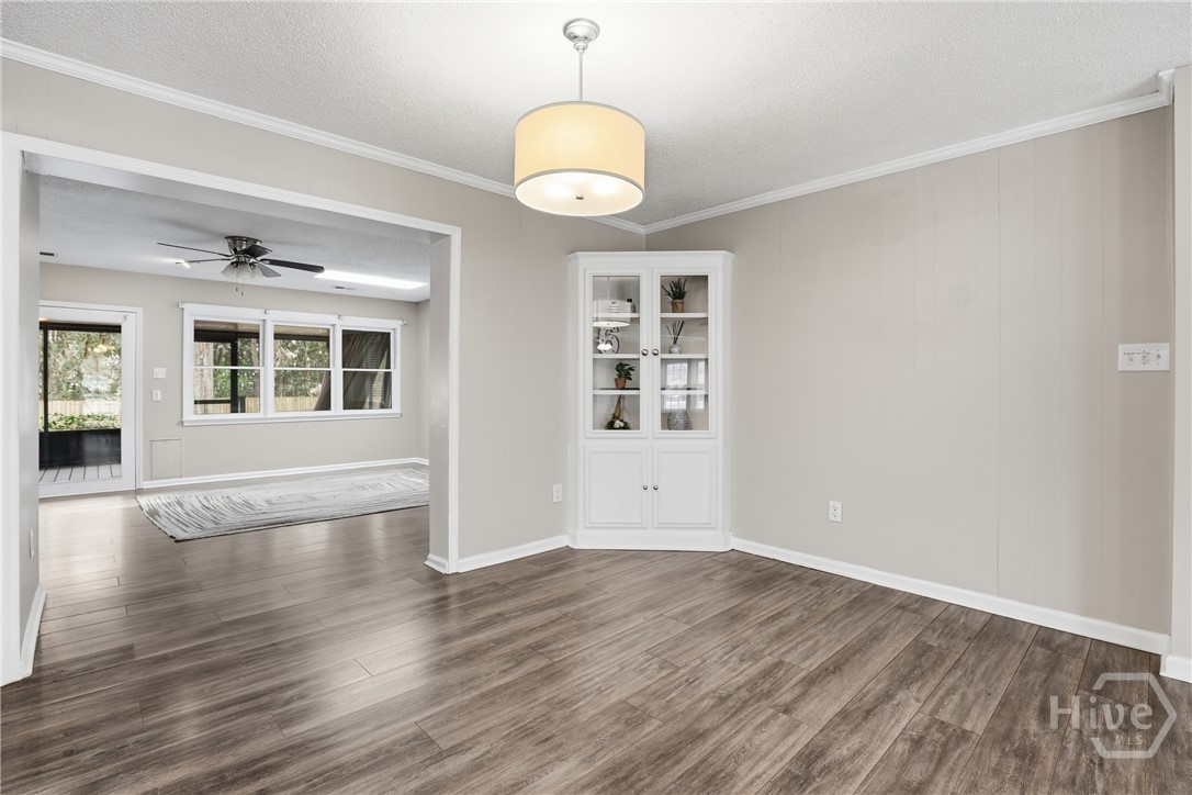 6 La Brea Boulevard