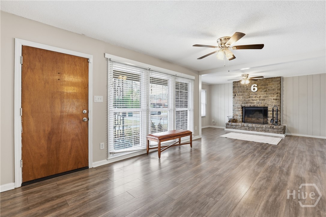 6 La Brea Boulevard