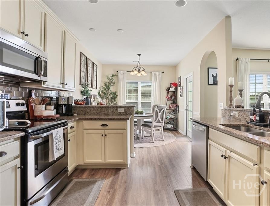 467 Sunbury Drive