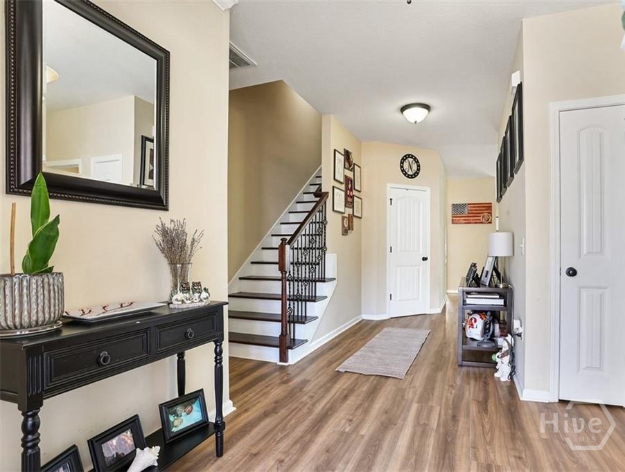 467 Sunbury Drive