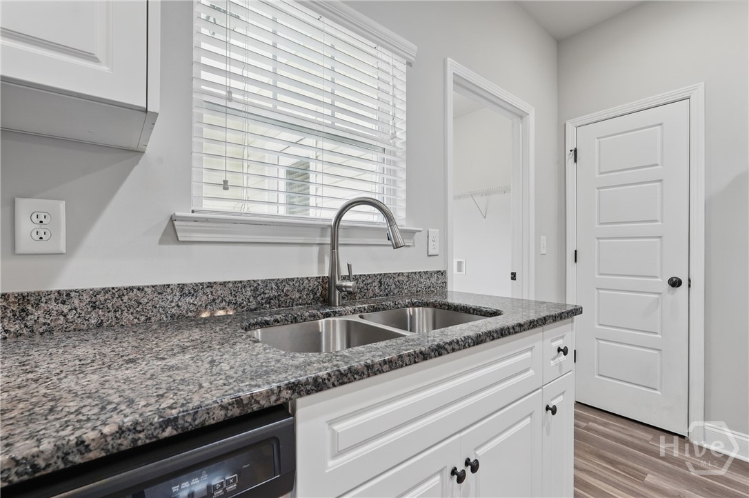 513 Potter Stone Square