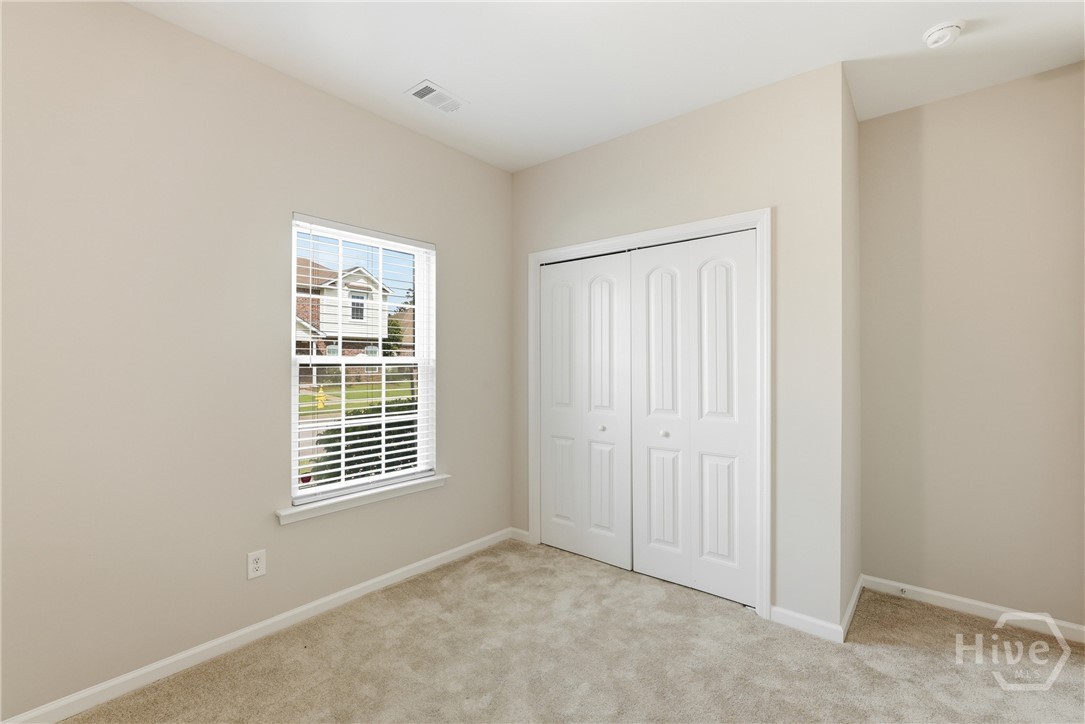 401 Old Ivy Square