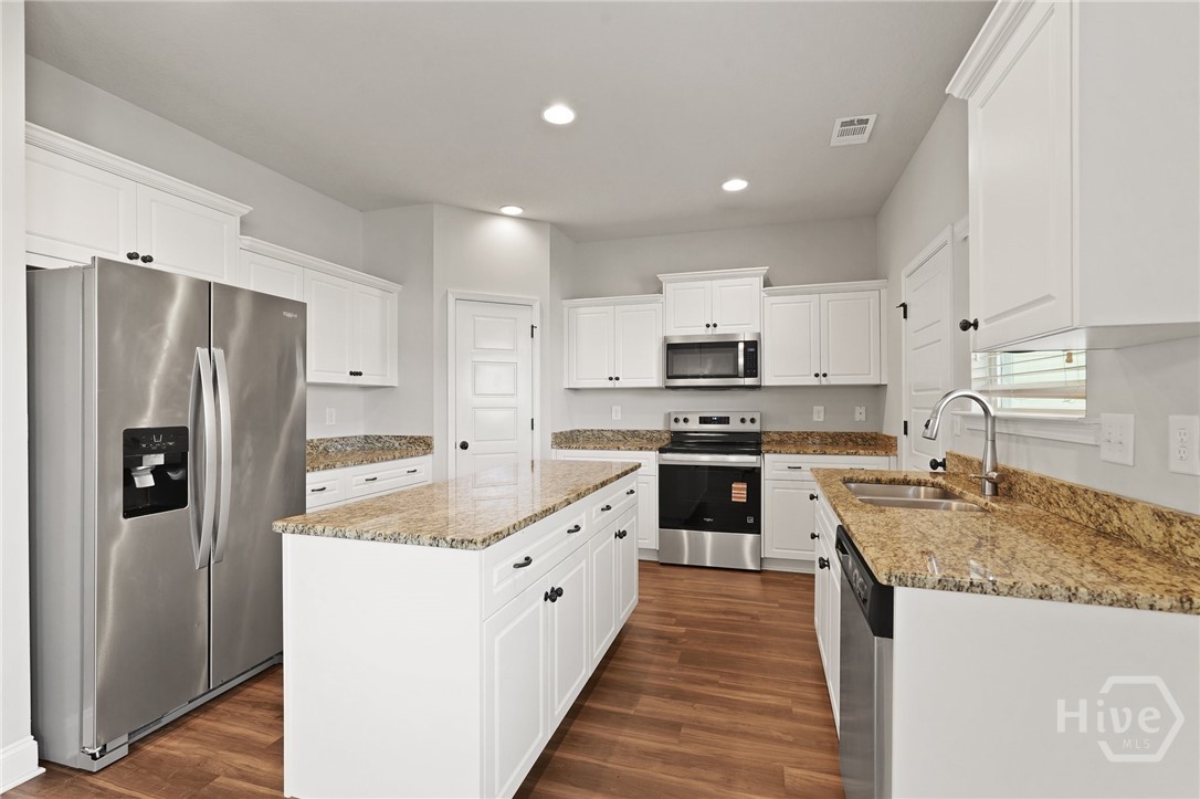 604 Trellis Square